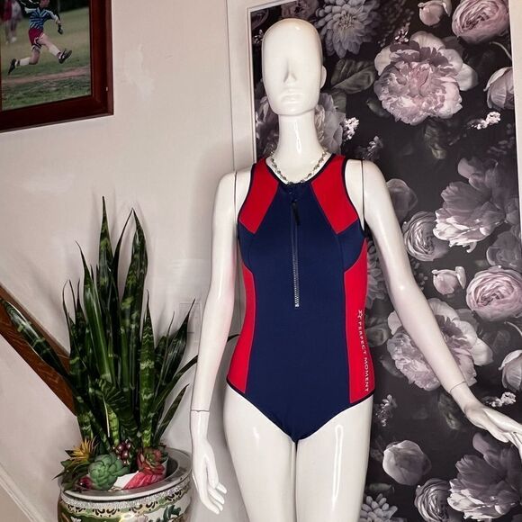 New Free People Perfect Moment Active Neo Wetsuit - Picture 5 of 9